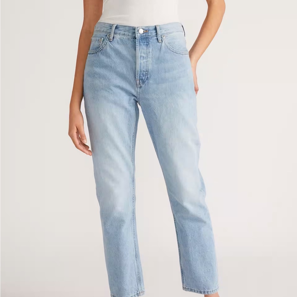 Everlane 90s cheeky jean in vintage sun bleached blue wash.
